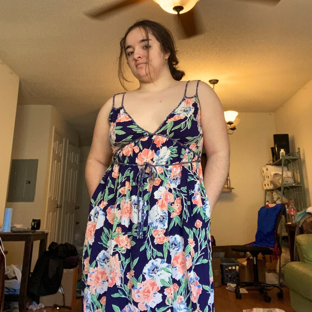 Super fun beachy dress (mid length)